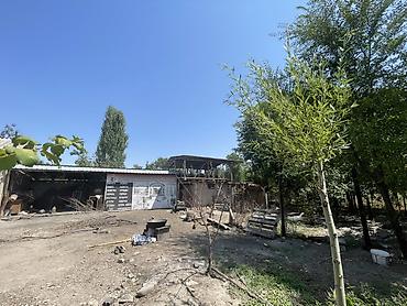Продажа дачи: Продаётся дом с участком. Срочно - Просторный двор с воротами и — 6