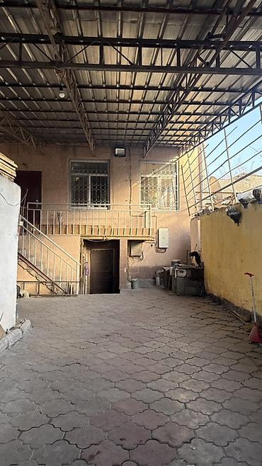 Продажа коттеджей и домов: Продаётся двухэтажный частный дом с закрытым двором и навесом — 2