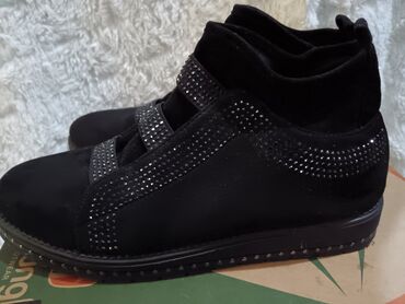 jordan crno bele: Ankle boots, 39