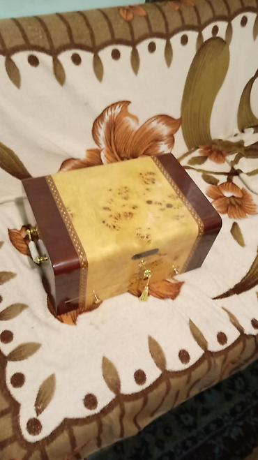 Cuervo y Sobrinos lüks ağac humidor/şkaf-kutu - Material: yüksək