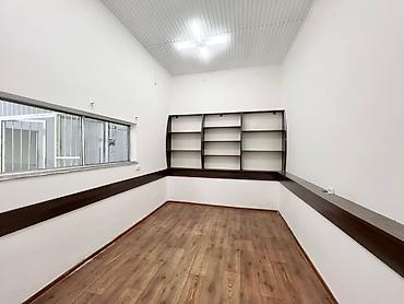 Продажа другой коммерческой недвижимости: 🔥 Срочная продажа коммерческого помещения в Бишкеке! 📍 Район Мед — 10