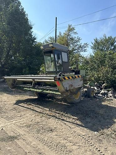 сельхоз агрегат: Продаю е302 в отличном состоянии для своих лет установлен режущий — 2