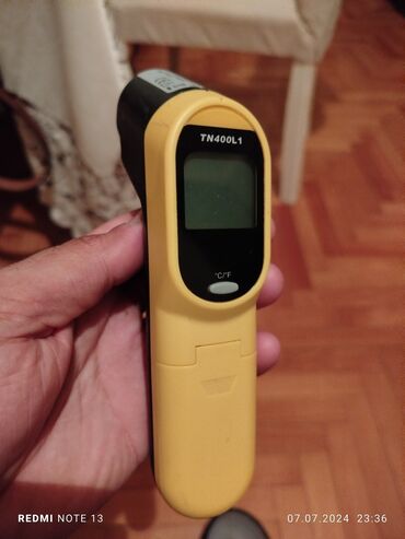 Termometrlər: Metriz TN400L1 modeli . Lazer temperatur ölçen . -60 dan 500 derece C