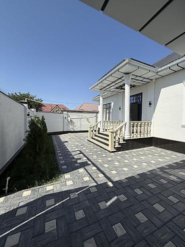 Продажа коттеджей и домов: 🏡 Продается современный новый одноэтажный дом в ж/м Арча-Бешик 📍 Рядом — 2