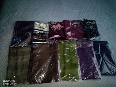 Baş geyimləri: Şərflər. yeni.Həftə içi. 4-5₼ Bəzi metrolara çatdırılma var