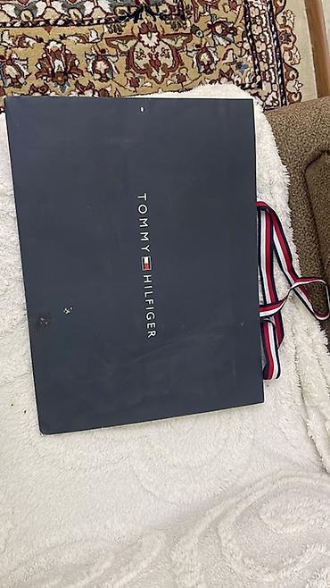 seyf paket: Tommy Hilfiger hədiyyə/pakıtlama kağız torbaları dəsti — 3