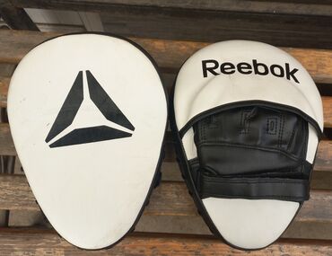 обувь белая: Лапы боксёрские, рибок "reebok" почти новые