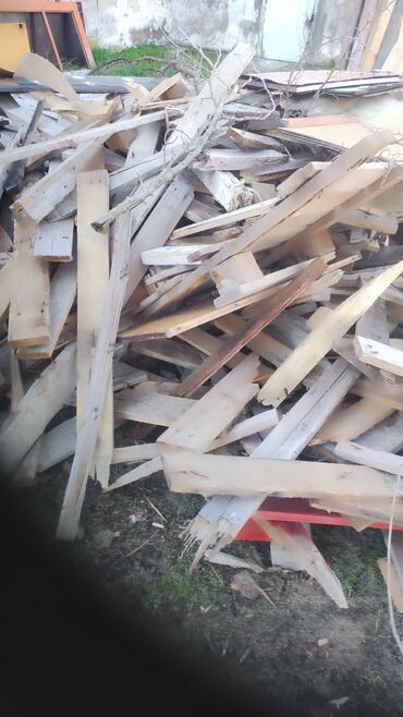 Odun: Ocaq/isitmə üçün doğranmış taxtaparcaları. İcində hər cür taxtalar — 8