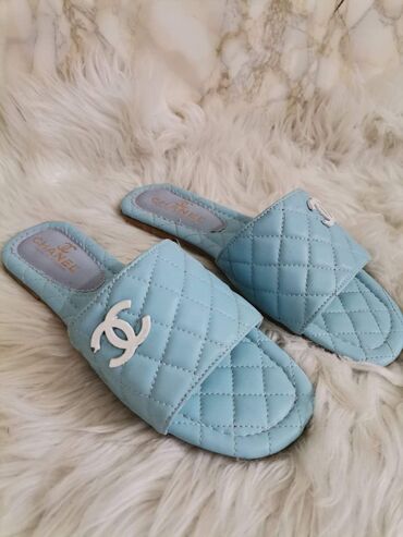 Papuče: Papuce 1.700
Kompleti 2.900 — 2