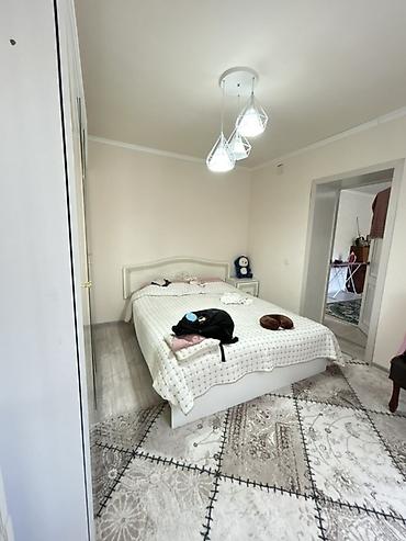 Продажа коттеджей и домов: Продается большой дом в центре г. Нарын 📍 Адрес: ул. Торобаева. Дом — 19