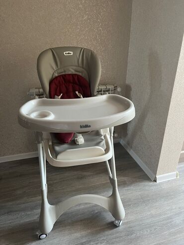 Beşiklər: Dilek…. Kidilo masa 80 azn .satilir tecili azn.ter temiz yaxsi