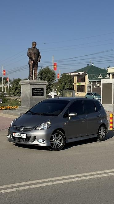 highlander 2020: Honda Fit: 2005 г., 1.3 л, Механика, Бензин, Хэтчбэк — 1