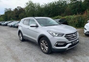Hyundai: Hyundai Santa Fe – gümüşü rəngdə, geniş və rahat SUV. Əsas — 3