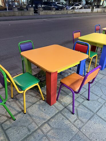 Uşaq masaları: Oğlan və qız üçün, Yeni, Siyirməsiz, Bağça masası, Stullar ilə — 10