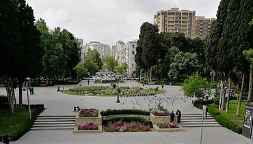 110: ✔ 28 MAY METRONUN TAM YANI !!! ✔ " SƏMƏD VURĞUN " Parkının Düz Yanında — 1