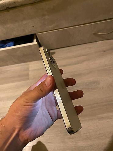акумлятор: IPhone 14 Pro Max, Б/у, 256 ГБ, White Titanium, Кабель, 81 % — 3
