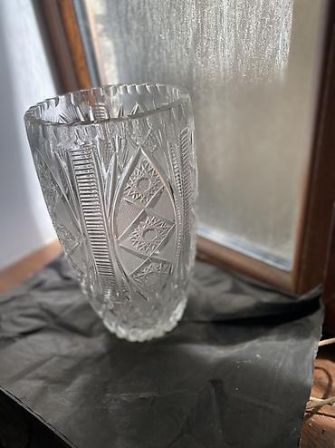 xrustal vaza: Bir vaza, Xrustal — 2