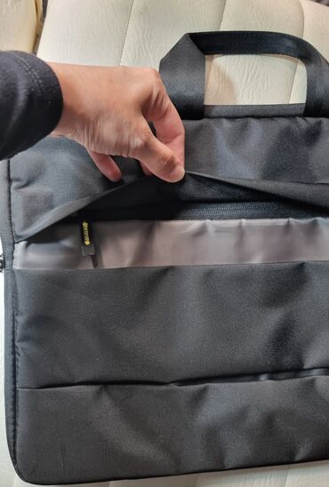 sinsay torba za laptop: HP nova original torba za lap top 15.6 odlicna