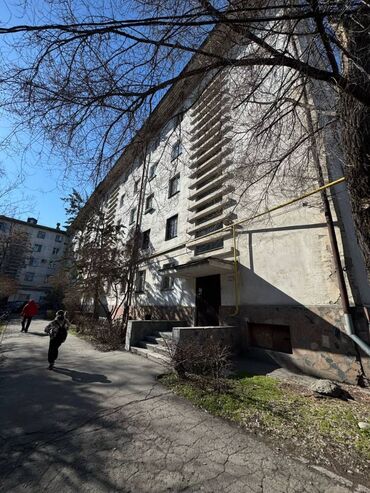 советская бокомбаева: 3 комнаты, 62 м², Индивидуалка, 3 этаж, Косметический ремонт
