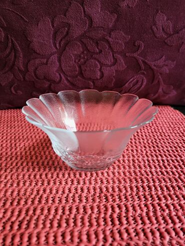 Kuhinjski setovi: Cinije nove,vintaz za poslastice. Komada 3 u ceni. cinije imaju rad — 9