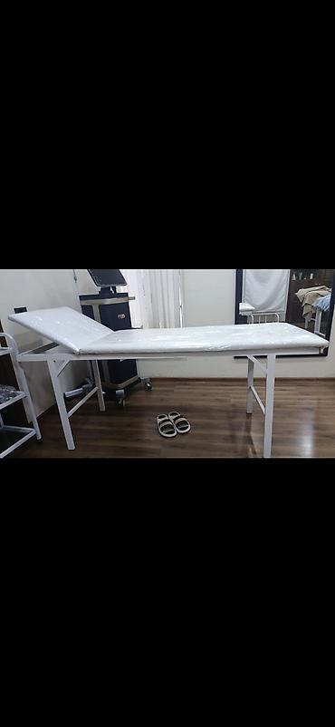 кушетка для массажа: Masaj və prosedur üçün çarpayı - Rəng: ağ - Üst hissə: yumşaq, süni — 2