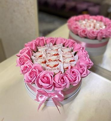 fresh catering: ​"LOVE" – Sevginin ən şirin forması! ❤️🍓 ​Hisslərinizi sözlərlə deyil — 3