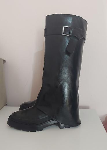 planeta sport ugg cizme: Zara Crne kožne ženske čizme do kolena, sa masivnim đonom i kaišem s — 5