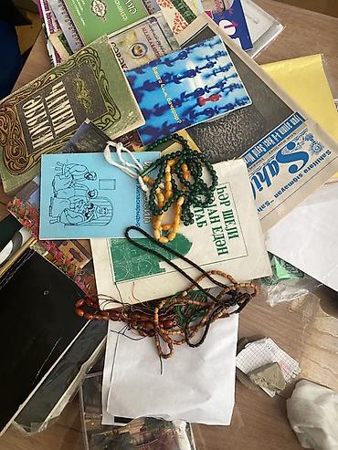 incil kitabı: Məzmuna dair qarışıq dəst: müxtəlif mövzulu kitab və broşuralar, dini — 1