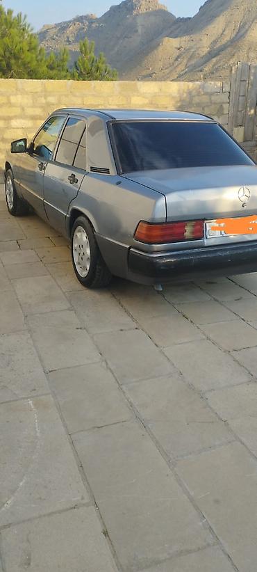 mercedes 170 b: Mercedes-Benz 190: 1.8 l | 1990 il Sedan — 4