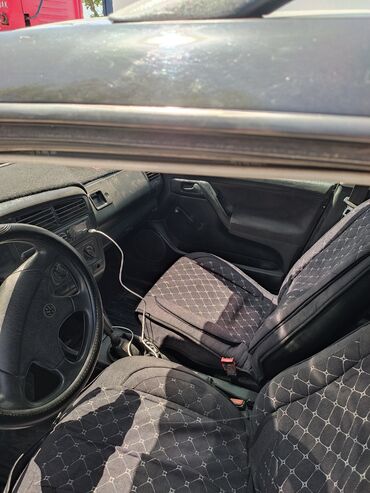 мини пылесос для автомобиля: Volkswagen Golf Variant: 1994 г., 1.8 л, Механика, Гибрид, Универсал