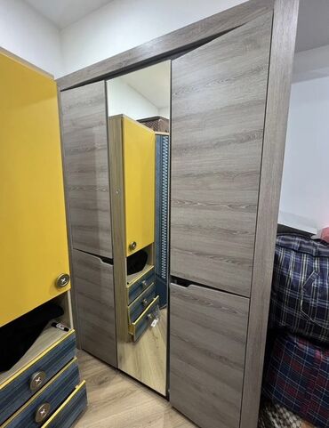 изготовление встроенных шкафов: Шкаф для одежды, Прямой
