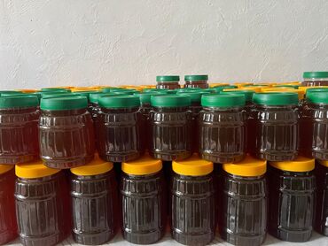 продаю банку: Таза тоо Балы( Асел)сатылат. Натуральный мед, разлитый в прозрачные