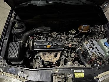 Volkswagen: Volkswagen Golf: 1993 г., 1.6 л, Бензин, Хэтчбэк — 10