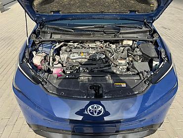Toyota: Toyota Prius: 2024 г., 2 л, Автомат, Электромобиль, Лифтбек — 5