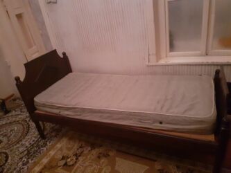 kravat tek neferlik: Gencede satilir Tek neferlik kravat matrasli qirigi sokuyu yoxdur