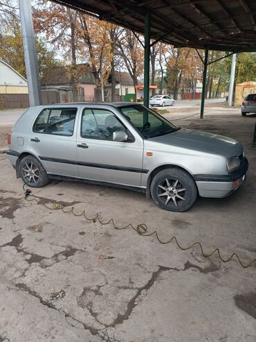 Volkswagen: Volkswagen Golf: 1992 г., 1.8 л, Механика, Бензин, Хэтчбэк