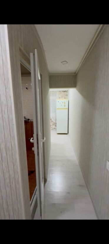 Uzunmüddətli kirayə mənzillər: Xirdalanda heyder parkına yaxin 5/1 mertebesinde 1 otaqli ev 300 azn — 7