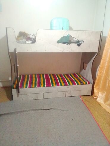 двух этажный кроват: Двухъярусная кровать, Для девочки, Для мальчика, Б/у