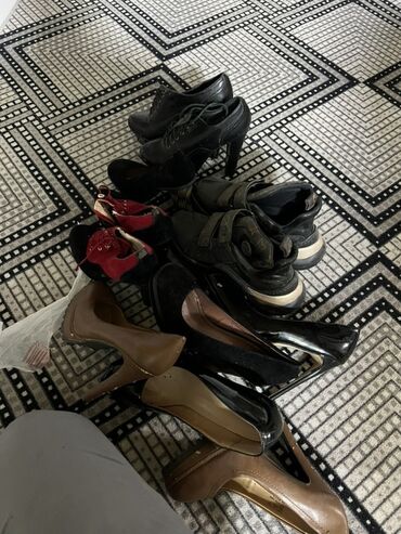 туфли 42 размер: Женская обувь, отдам даром Кара Балта