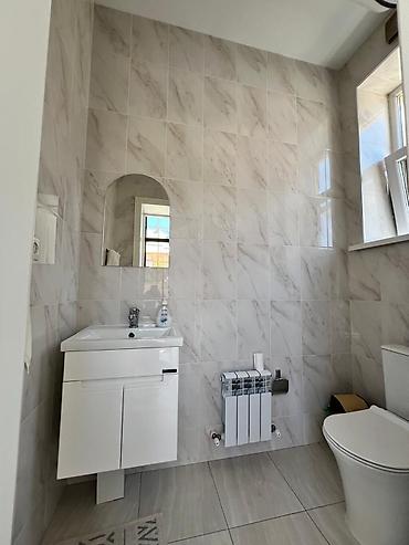 Продажа коттеджей и домов: 4 комнаты, 213 м², 5 соток, Бишкек, Ак-Орго ж/м Агентство недвижимости — 27