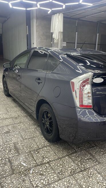 Toyota: Toyota Prius: 2015 г., 1.8 л, Автомат, Бензин, Хэтчбэк