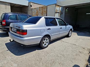 Транспорт: Volkswagen Vento: 1996 г., 2 л, Механика, Бензин, Седан — 3