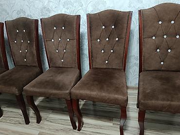 kanputer masasi: Yemək otağı üçün klassik üslubda yumşaq stullar dəsti. - Material — 2