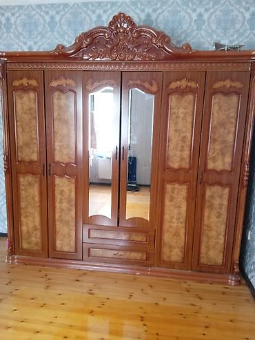 işkaf: Klassik üslubda böyük qonaq/yataq otağı dolabı - Material: ağac — 1