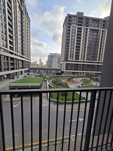 Uzunmüddətli kirayə mənzillər: Kirayə mənzil – Ağ Şəhər, Xətai metrosu yaxınlığı • Mərtəbə: 3 • — 24