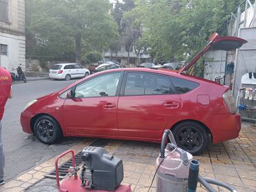 arenda masin satiram: Tayota Prius Icareye (arendaya) verilir. Günü 25-30 manat təşkil edir