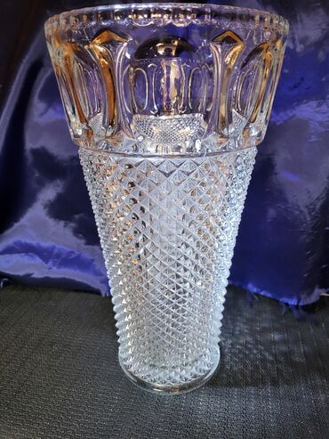 Vaze i saksije: Vaza, Staklo, Novo na lalafo.rs — 5 Vaze i saksije: Vaza, Staklo, Novo — 5