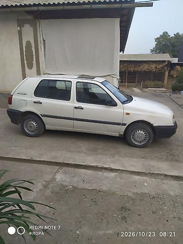 124 решотка: Volkswagen Golf: 1993 г., 1.6 л, Механика, Бензин, Хэтчбэк — 4