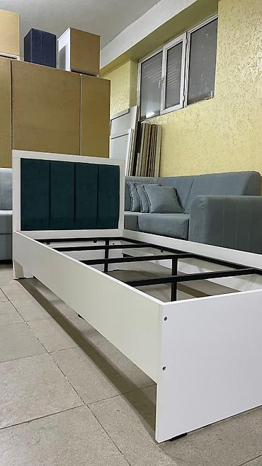 Односпальные кровати: Кровати размер200×90см каркас железный, круговой ПВХ. Матрац — 18