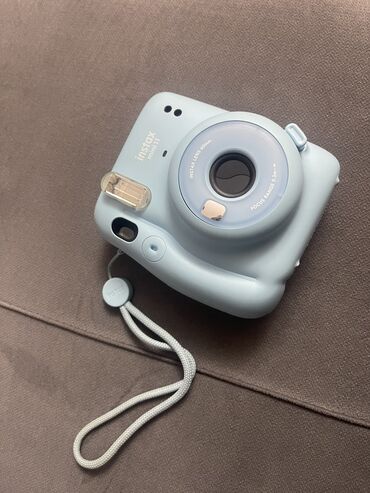 Веб-камеры: Фотоаппарат моментальной печати Instax mini 11. Как новый